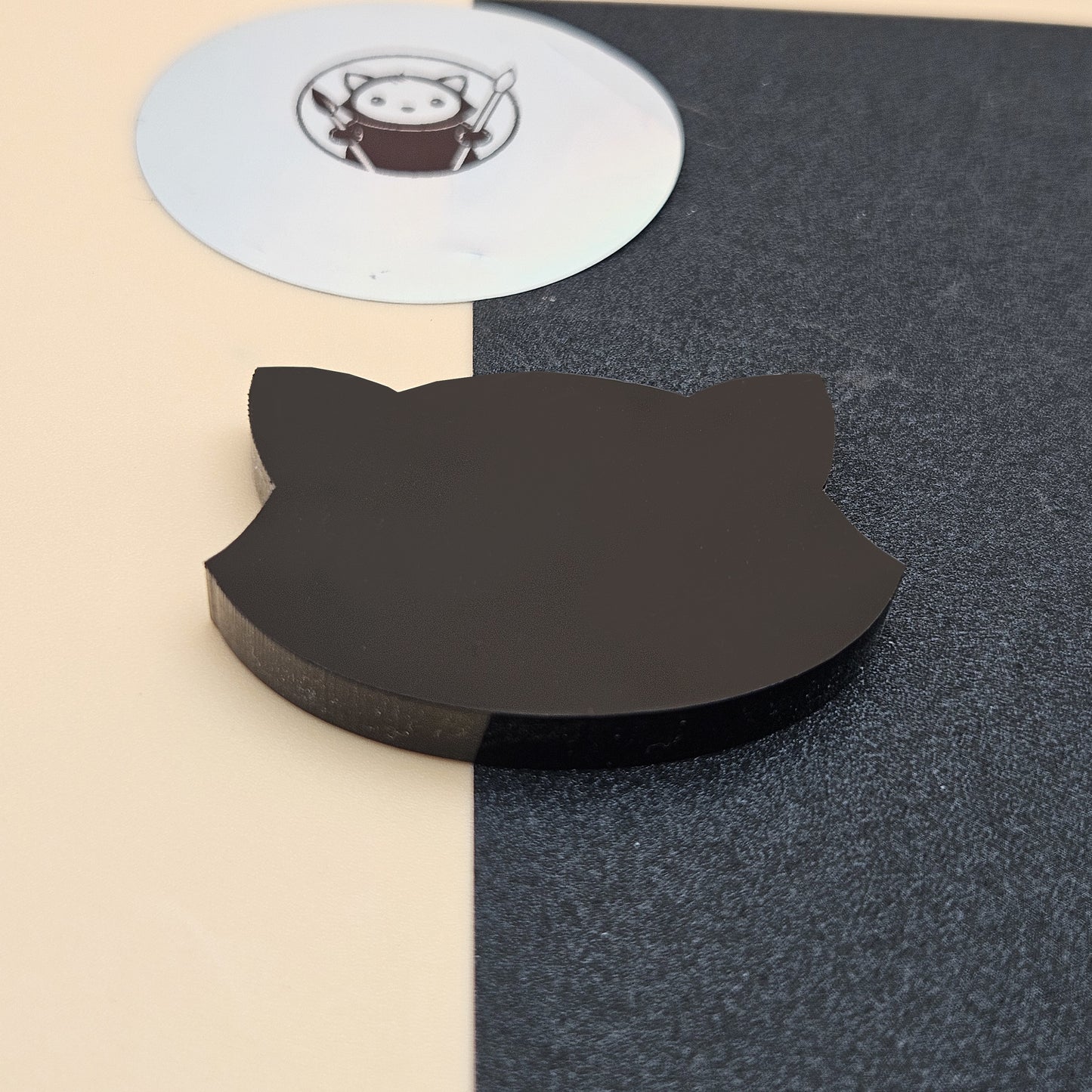 Thick acrylic sheet swatch - black