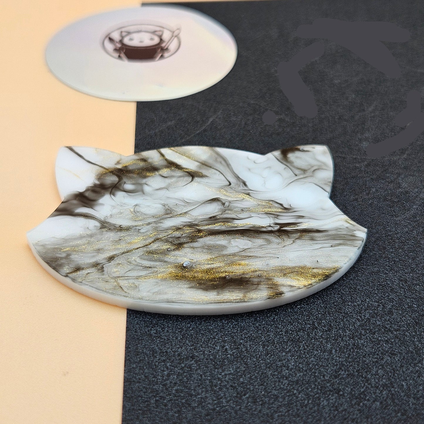 White and Gold Marble Acrylic Swatch