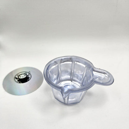 Single use mixing cup