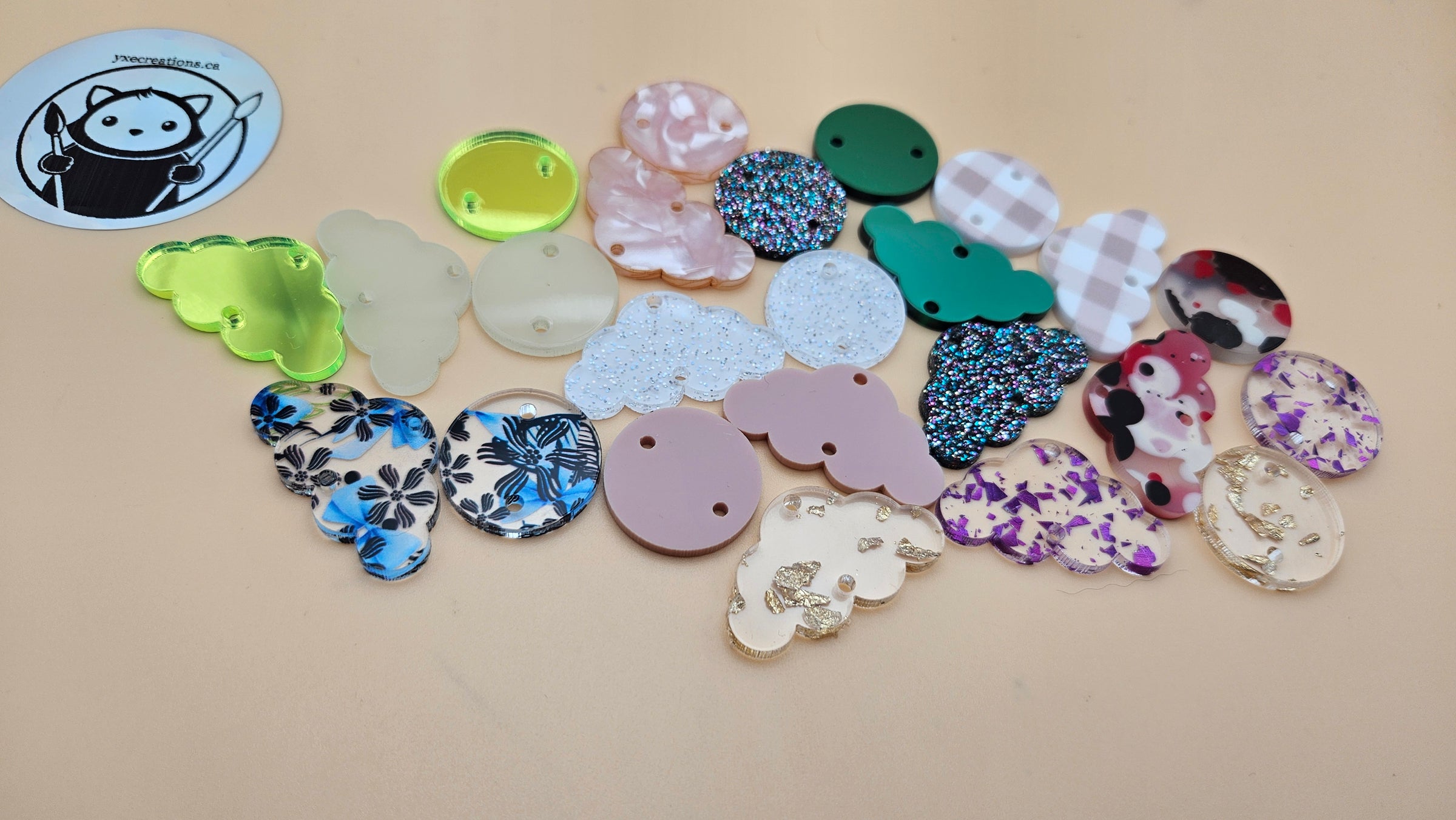 <p>Cut earrings. Love them</p>