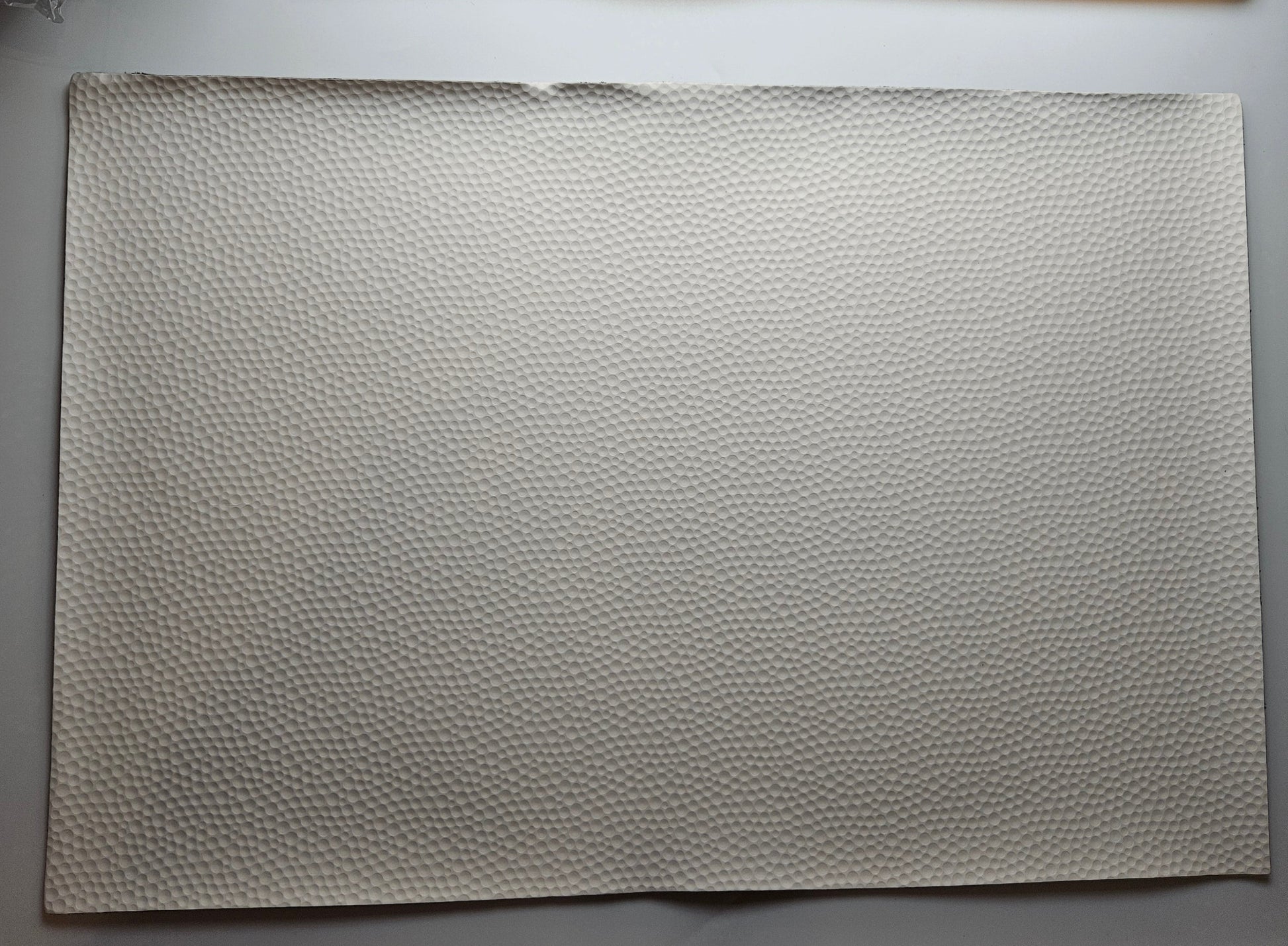 White Gold Texture Leatherette - Engraves Black