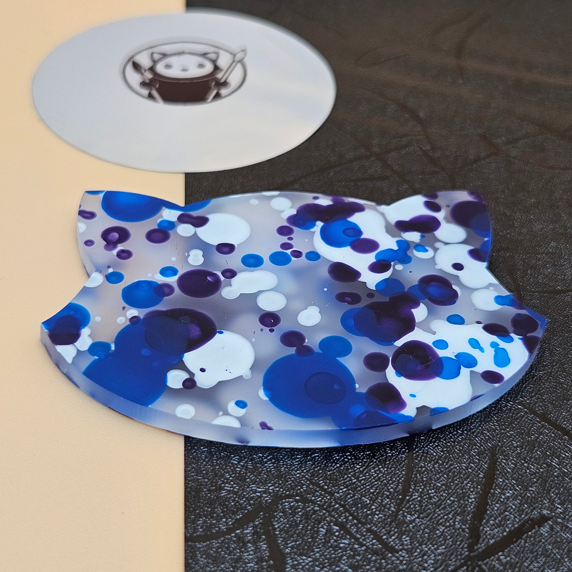 White and vlue paint drops acrylic swach