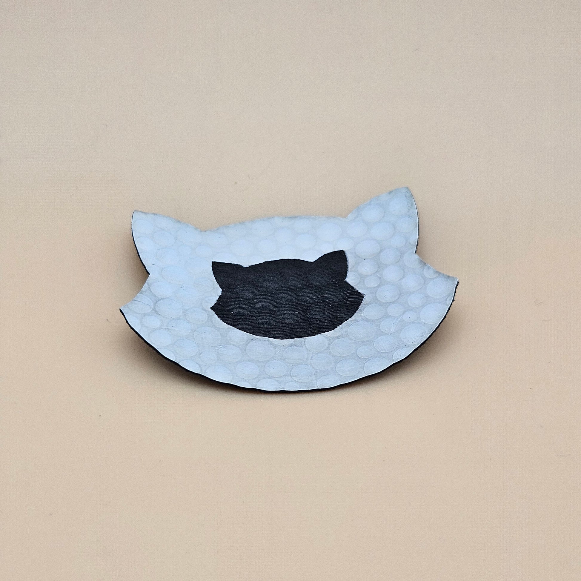 White / Engraves Black - Golf Texture - Leatherette Sheet - PU Material